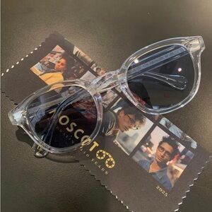 MOSCOT ORIGINALS NYC LEMTOSH CRYSTAL 49mm
Sunglass with Blue Lenses